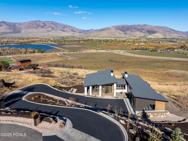 6858 E Summit Peak Circle, Huntsville, UT 84317