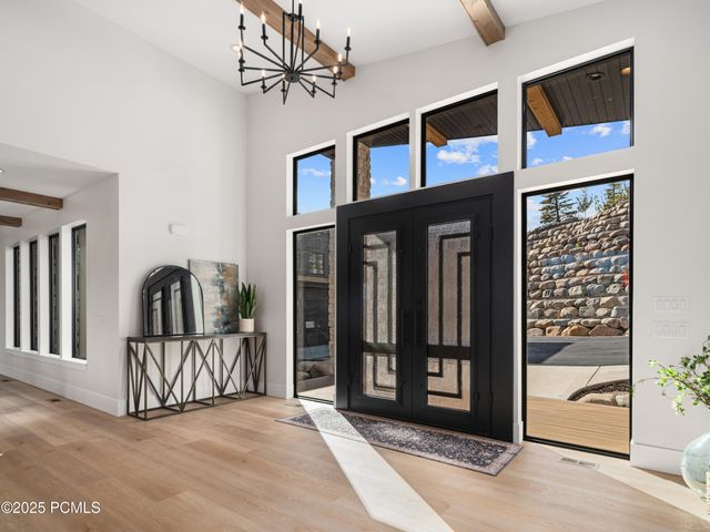 6858 E Summit Peak Circle, Huntsville, UT 84317