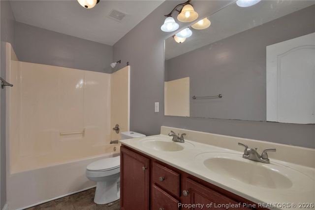 505 Collinwood Drive, Raeford, NC 28376