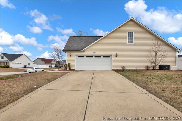 505 Collinwood Drive, Raeford, NC 28376