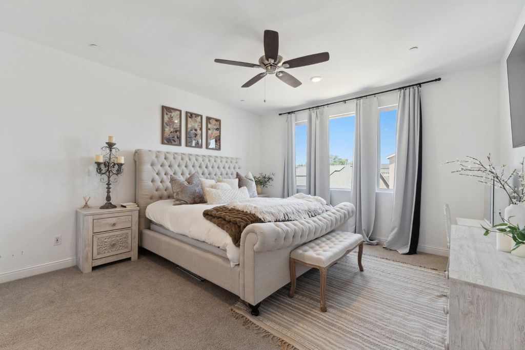 Image 16 of property listing at 6406 E Giavanna Avenue, Fresno, CA 93727