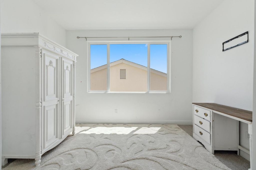 Image 22 of property listing at 6406 E Giavanna Avenue, Fresno, CA 93727