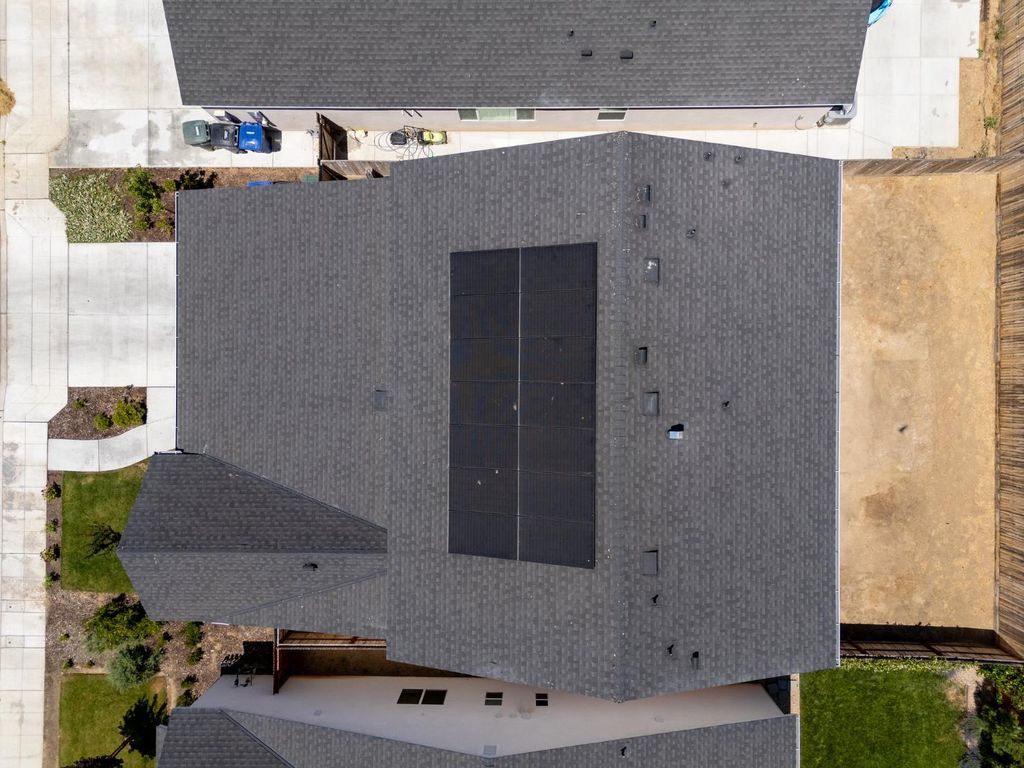 Image 36 of property listing at 6406 E Giavanna Avenue, Fresno, CA 93727