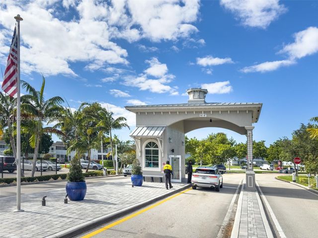102 E Upminster E 102, Deerfield Beach, FL 33442