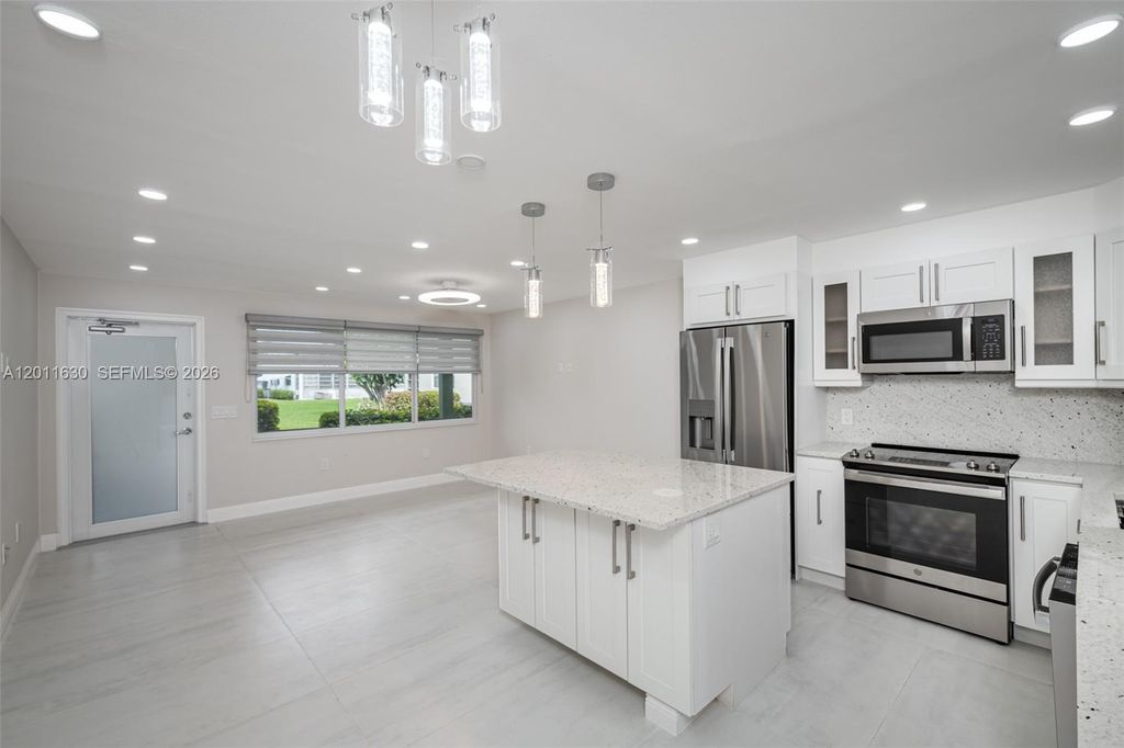 102 E Upminster E 102, Deerfield Beach, FL 33442
