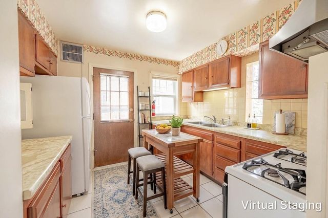 5610 N Ottawa Avenue, Chicago, IL 60631