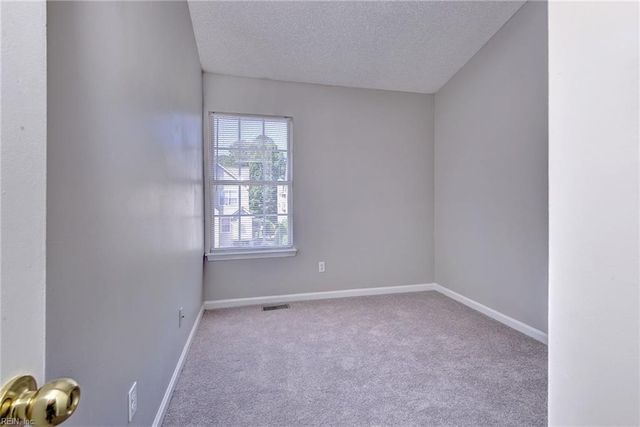 12856 Daybreak CIR, Newport News, VA 23602
