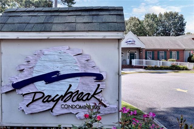 12856 Daybreak CIR, Newport News, VA 23602