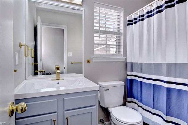 12856 Daybreak CIR, Newport News, VA 23602