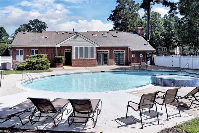 12856 Daybreak CIR, Newport News, VA 23602