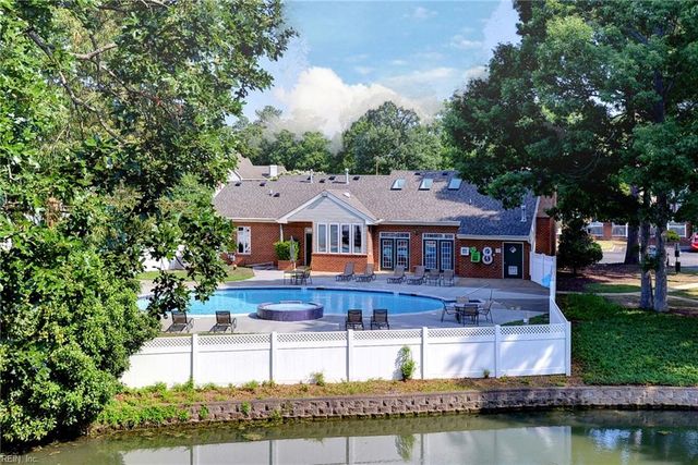 12856 Daybreak CIR, Newport News, VA 23602