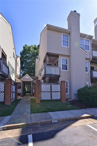 12856 Daybreak CIR, Newport News, VA 23602