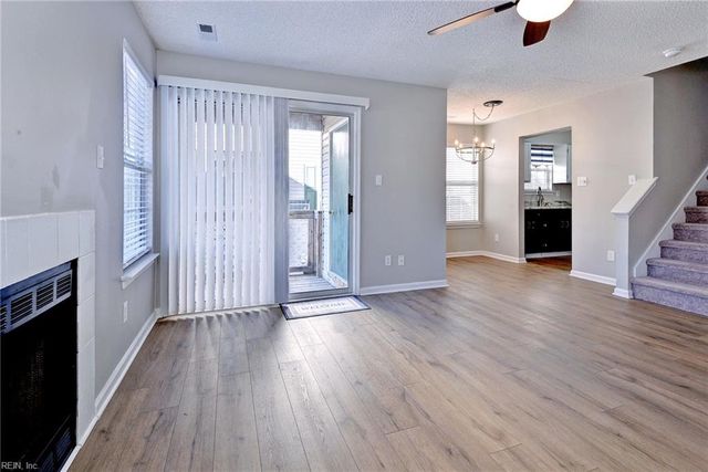 12856 Daybreak CIR, Newport News, VA 23602