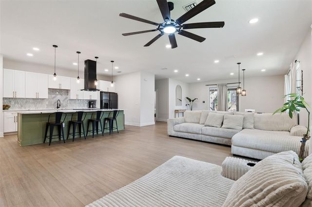 215 SUNRISE BOULEVARD, Debary, FL 32713