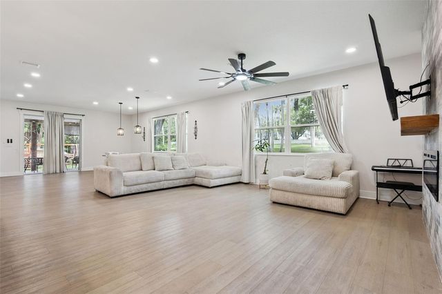215 SUNRISE BOULEVARD, Debary, FL 32713