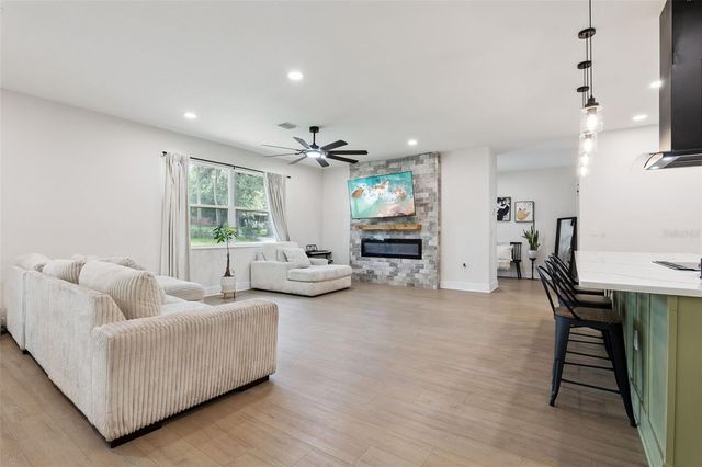 215 SUNRISE BOULEVARD, Debary, FL 32713