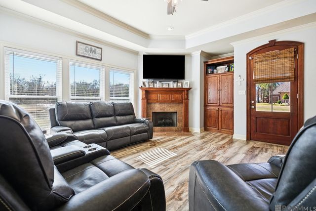 12292 Dutchtown Villa Dr, Geismar, LA 70734