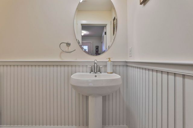 76 Grouse Run, Pelham, NH 03076