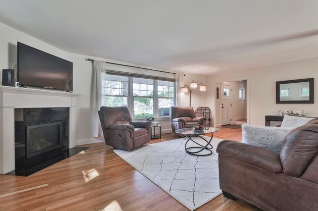 76 Grouse Run, Pelham, NH 03076