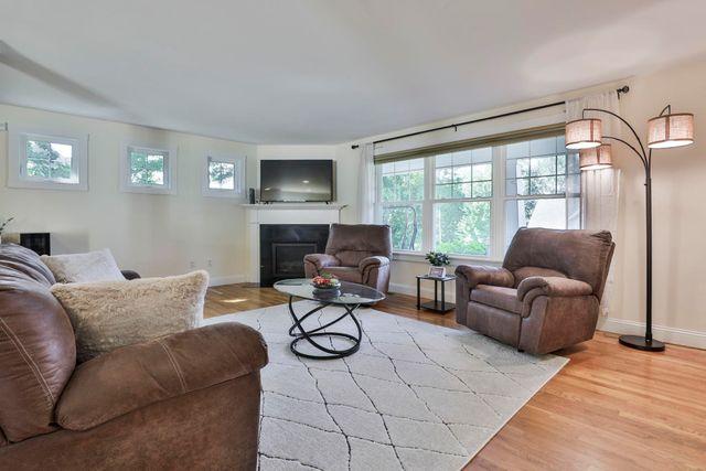76 Grouse Run, Pelham, NH 03076