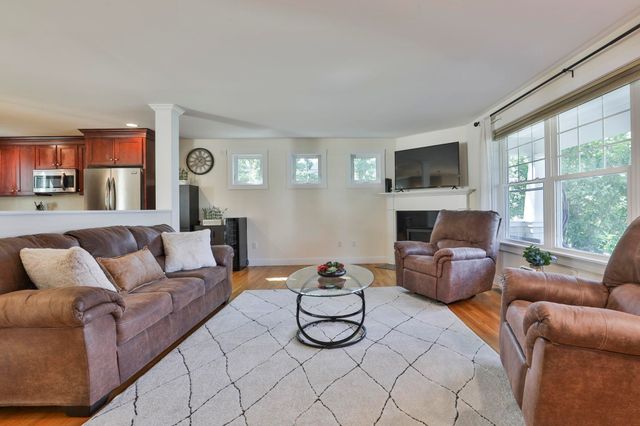 76 Grouse Run, Pelham, NH 03076