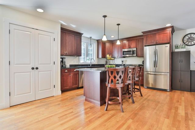76 Grouse Run, Pelham, NH 03076