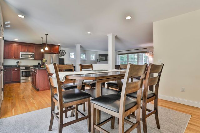 76 Grouse Run, Pelham, NH 03076