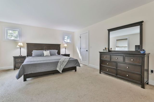 76 Grouse Run, Pelham, NH 03076