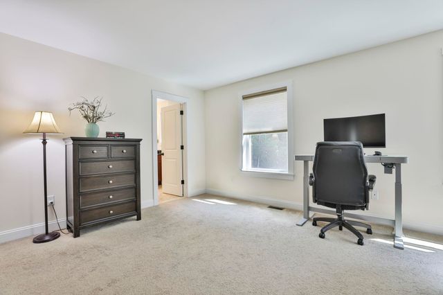 76 Grouse Run, Pelham, NH 03076