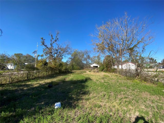4329 Bond Street, Houston, TX 77026