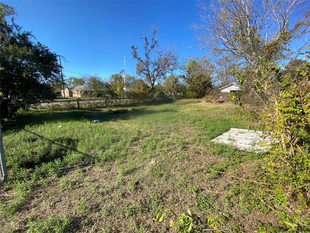 4329 Bond Street, Houston, TX 77026