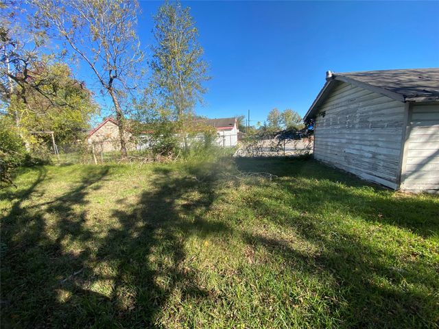 4329 Bond Street, Houston, TX 77026