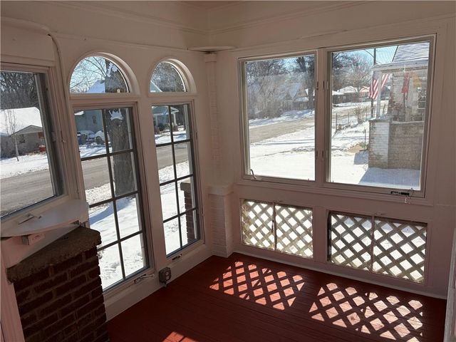 126 S Willow Avenue, Sugar Creek, MO 64053