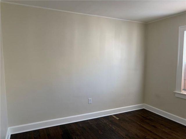 126 S Willow Avenue, Sugar Creek, MO 64053