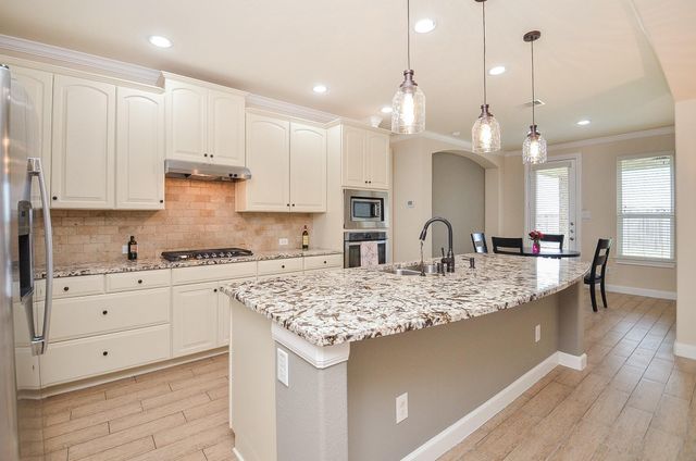 8407 Rocky Bend Lane, Pearland, TX 77584