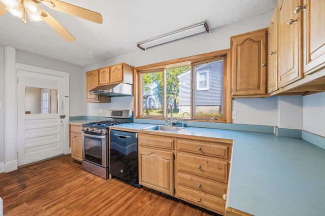 28 Vine Ave 28, Quincy, MA 02169