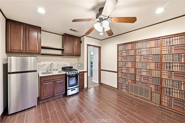 838 Maryhurst, Claremont, CA 91711