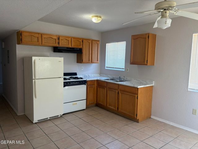 7142 Dale Road 1, El Paso, TX 79915