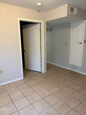 7142 Dale Road 1, El Paso, TX 79915