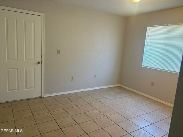 7142 Dale Road 1, El Paso, TX 79915