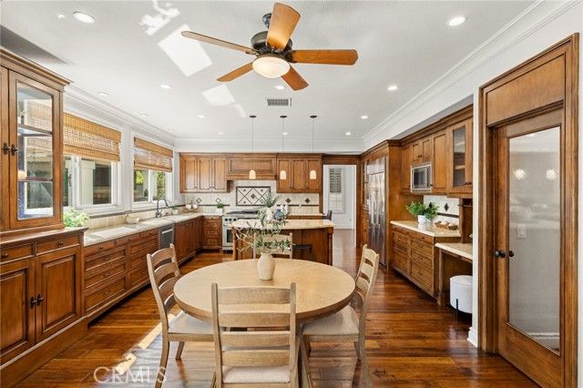 10 Brentano, Laguna Hills, CA 92679