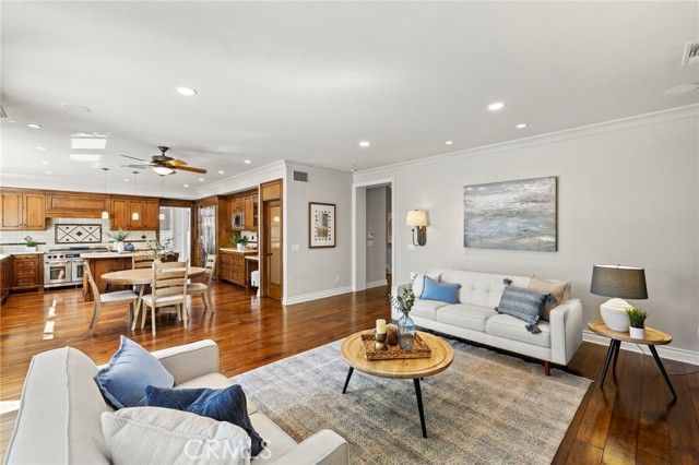 10 Brentano, Laguna Hills, CA 92679