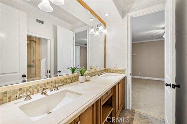 10 Brentano, Laguna Hills, CA 92679