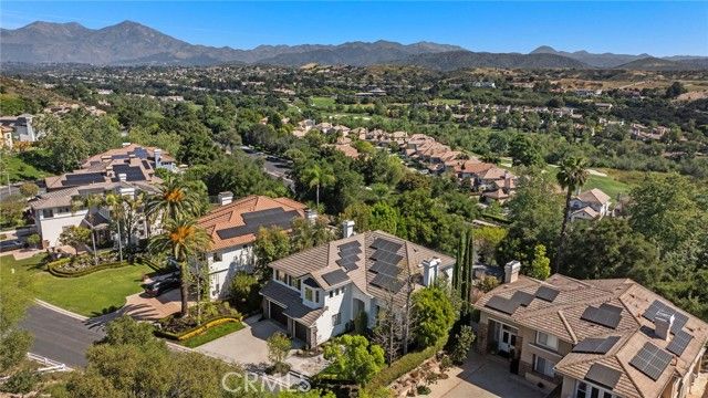 10 Brentano, Laguna Hills, CA 92679