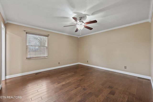 324 Wardley Rd, Knoxville, TN 37934