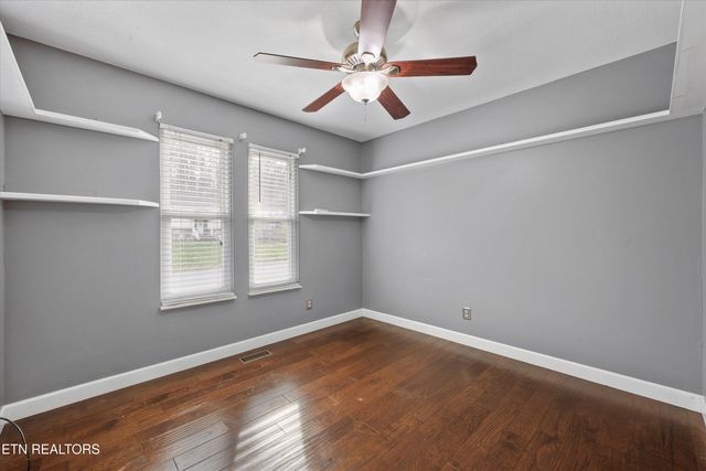 324 Wardley Rd, Knoxville, TN 37934