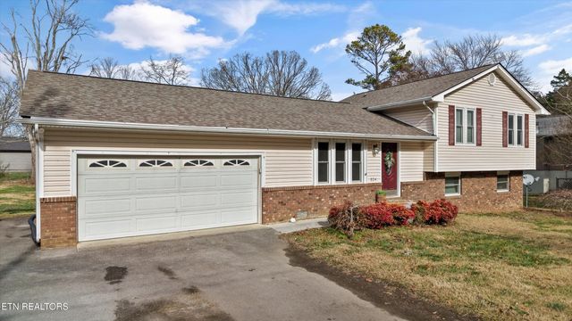 324 Wardley Rd, Knoxville, TN 37934