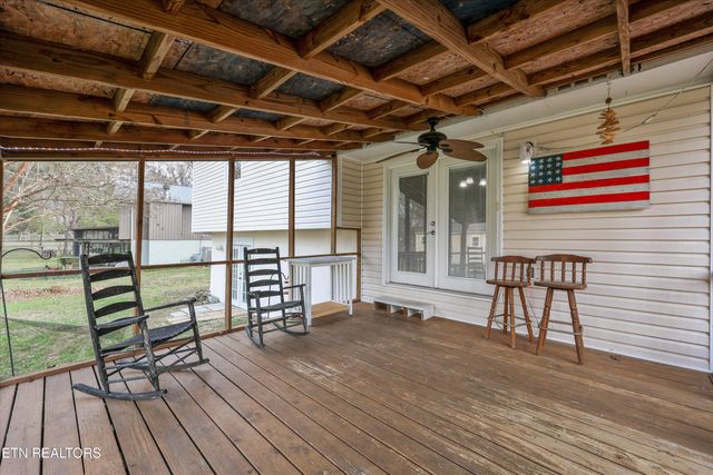 324 Wardley Rd, Knoxville, TN 37934