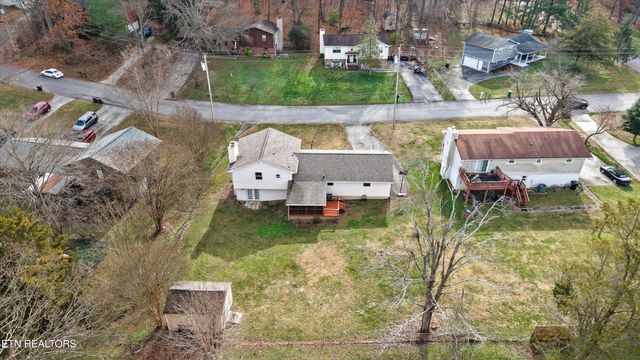 324 Wardley Rd, Knoxville, TN 37934