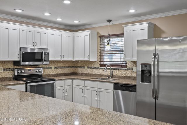 324 Wardley Rd, Knoxville, TN 37934